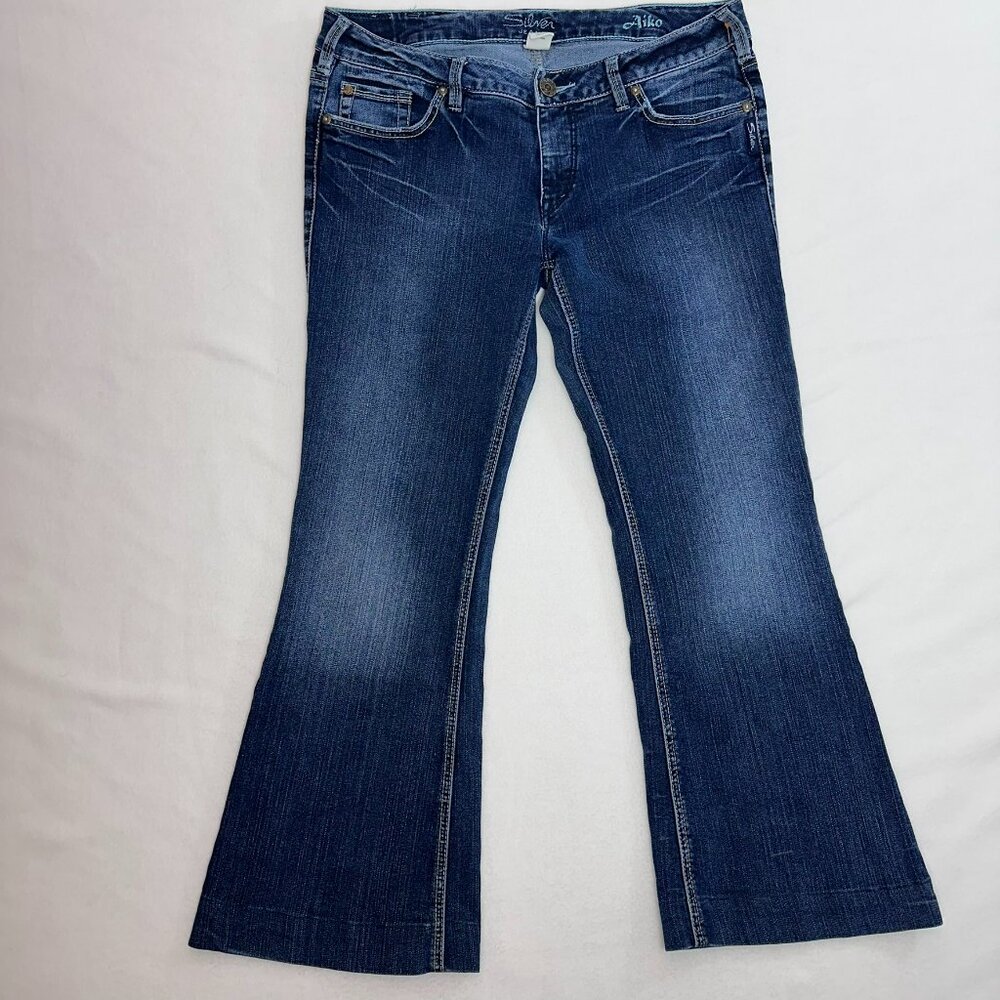 Silver AIko Womens Bootcut Zip Fly Jeans Dark Wash Size 34/33 Embroidered Pocket